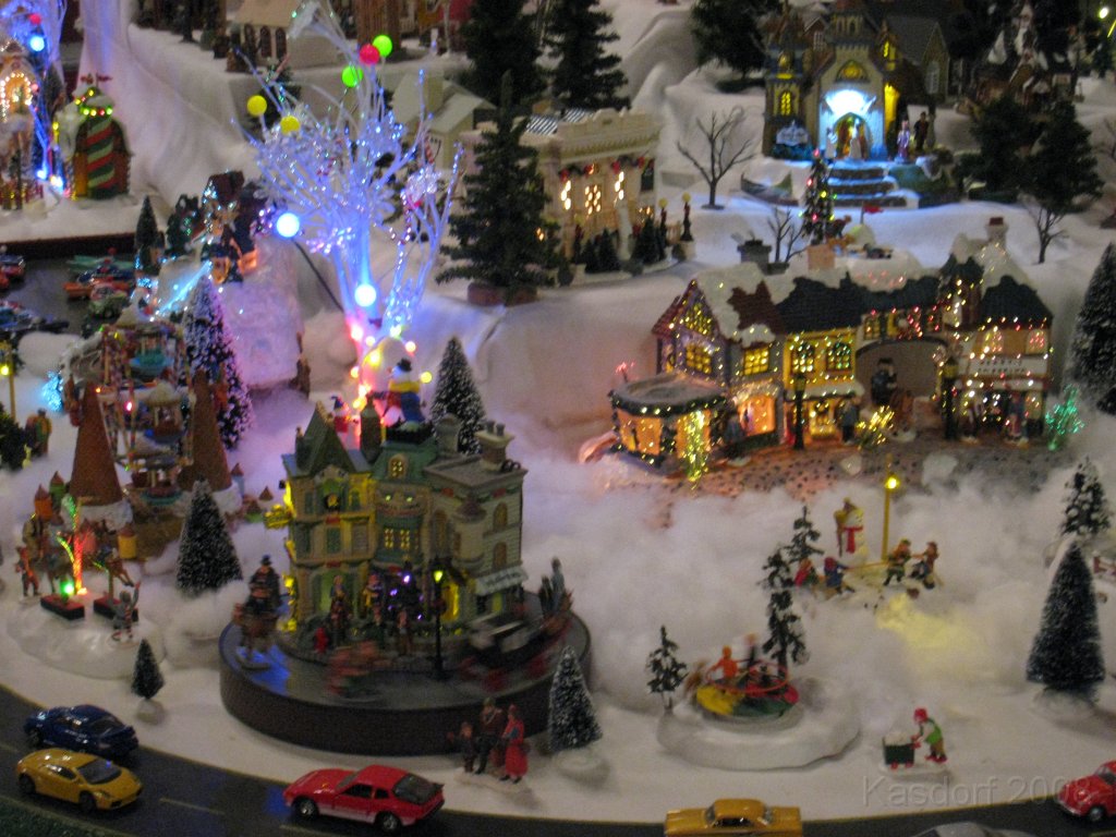 Toledo Zoo Lights 2008 102.jpg - The regular visit to the Toledo Ohio Zoo to see the Christmas Lights displays. New this trip were the "Dancing Lights", displays flashing in time with the Christmas Songs.